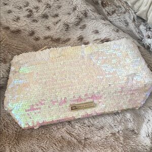 VICTORIA’S SECRET // Sequin Luminescent Makeup Bag